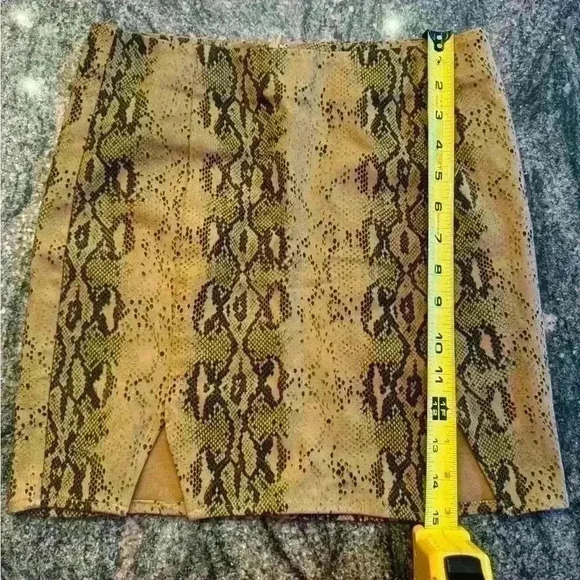 Cheetah Skirt - Picture 3 of 5